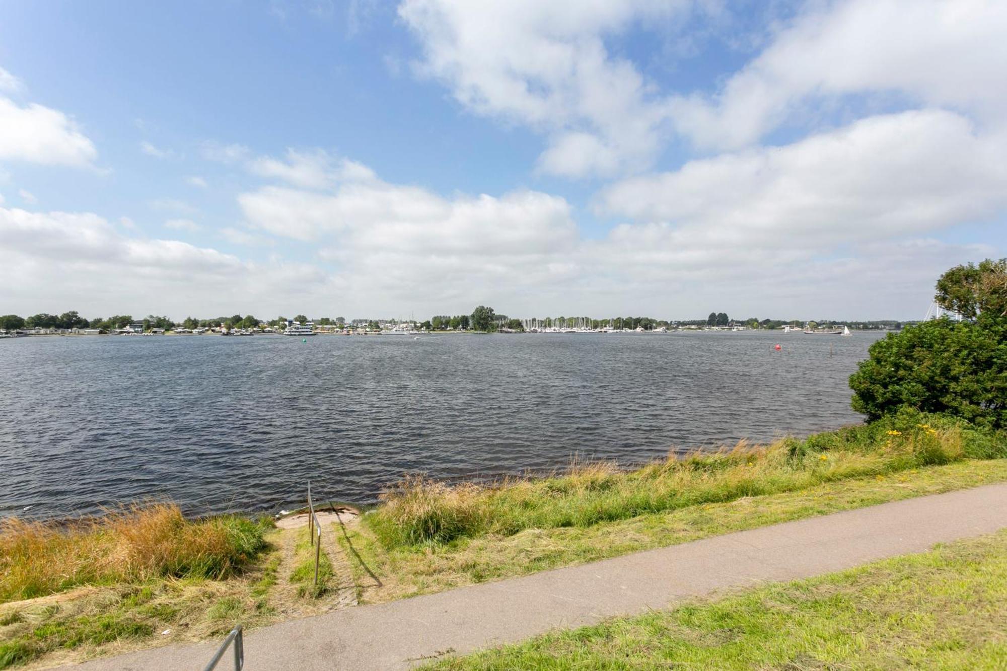 Ruim Aan Het Veerse